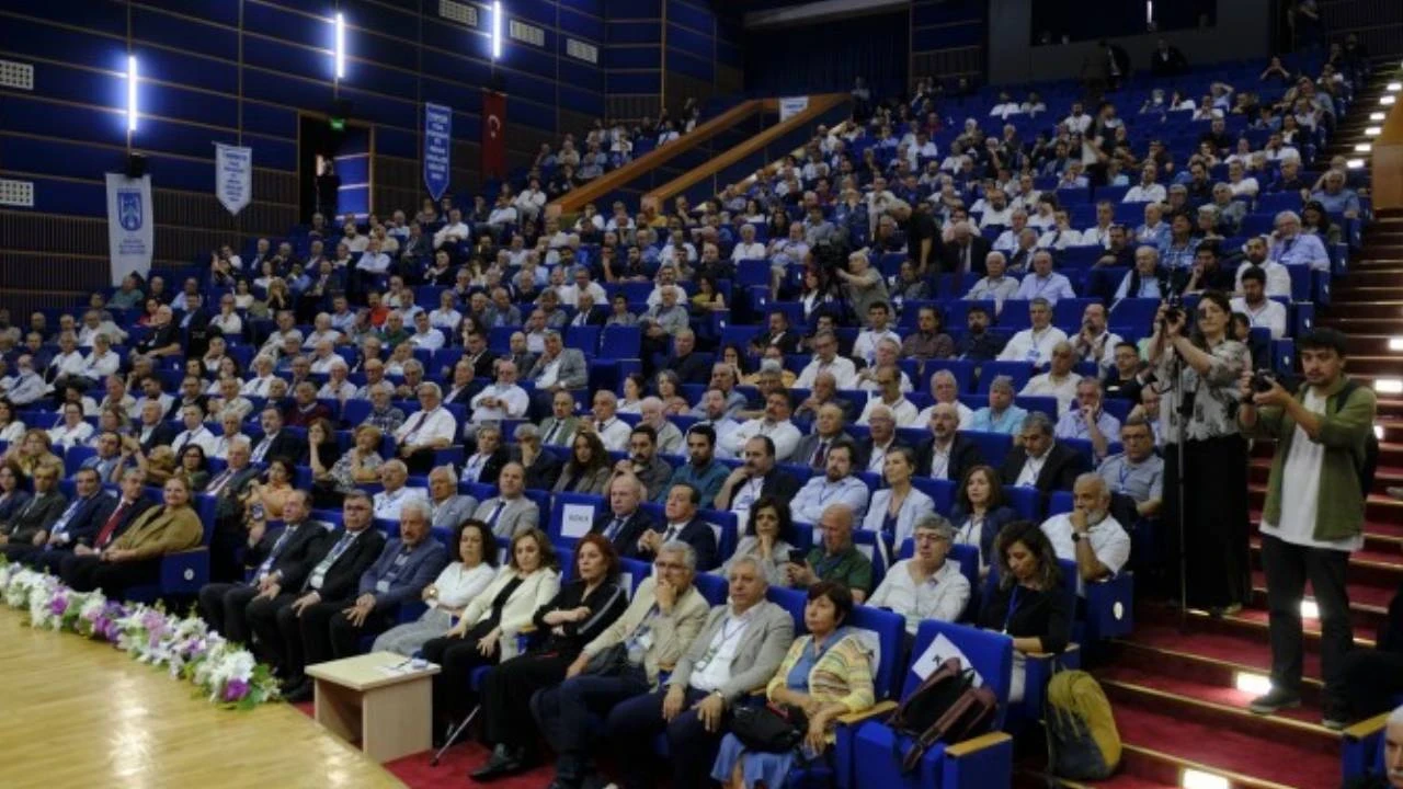 TMMOB Genel Kurulu’nda iktidara ve yargı kararlarına tepki