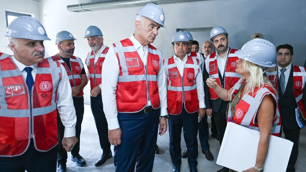 Bakan Ersoy'dan demokrasi vurgusu! Diyarbakır Cezaevi kültür ve sanat adası oluyor