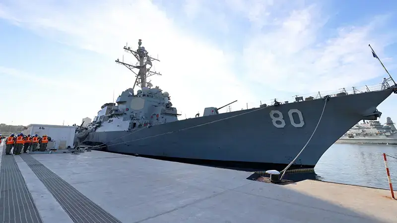 ABD savaş gemisi Mersin Limanı'nda