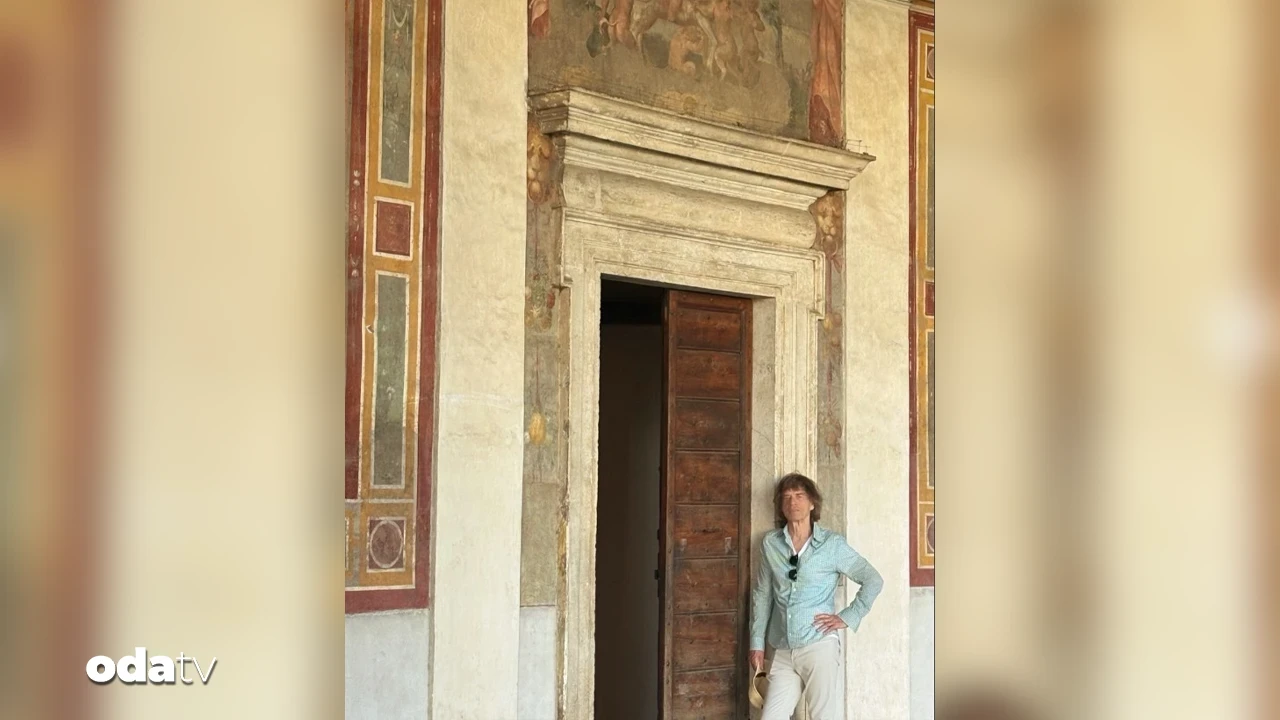The Rolling Stones efsanesi Mick Jagger İtalya sokaklarında
