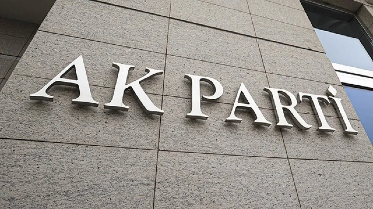 Siyaset kulisleri hareketli: Ak Parti'ye yeni katılımlar mı geliyor?