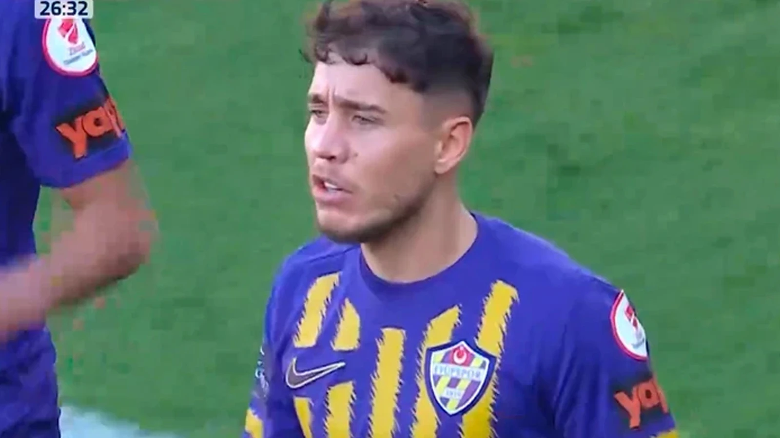 Fenerbahçe'den ayrılan Emre Mor, denemeye çıkacak