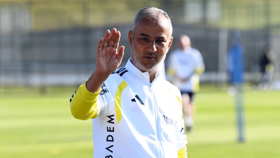 İsmail Kartal'dan flaş karar: 8 oyuncu Avusturya kampına götürülmeyecek | FENERBAHÇE FUTBOL HABERLERİ