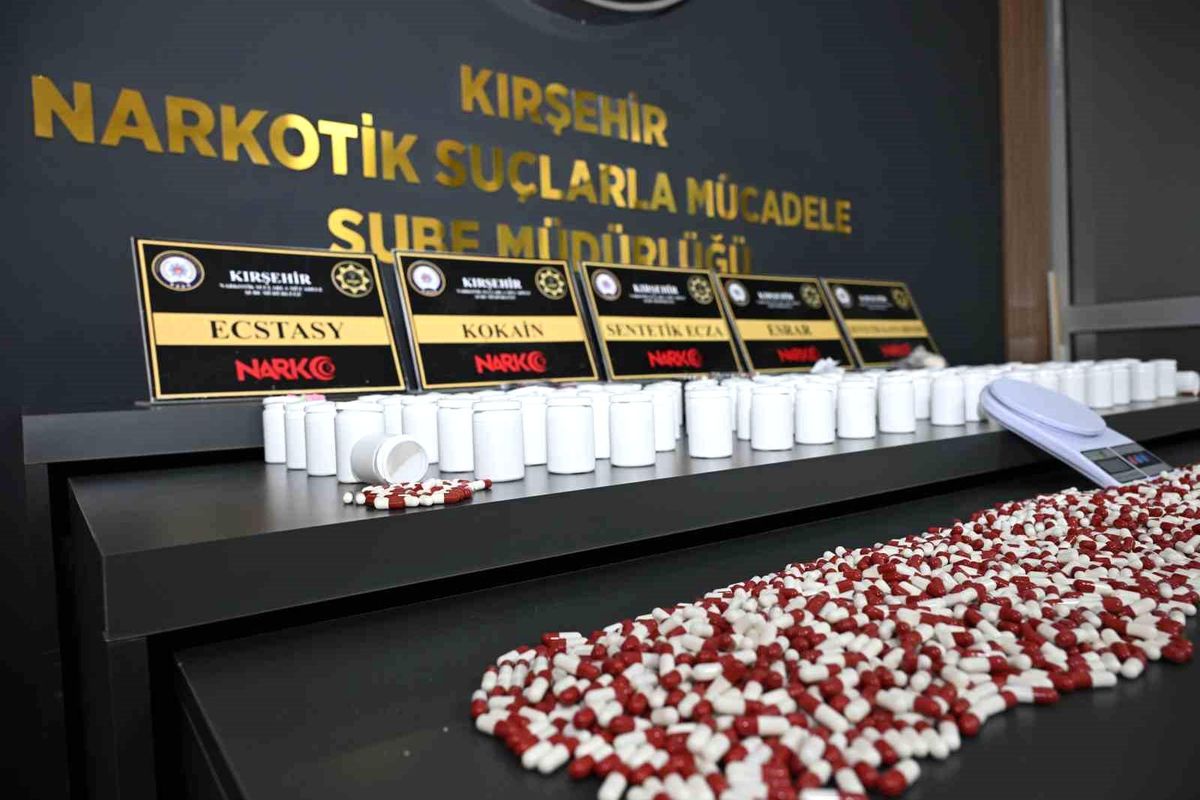 Uyuşturucu operasyonunda 2 şüpheli tutuklandı