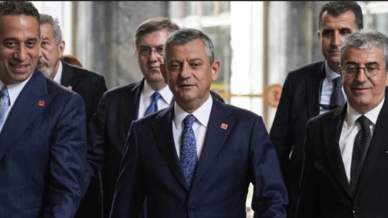 Ali Mahir Başarır ve Gökhan Günaydın'ın CHP Grup Başkanvekilliği düştü