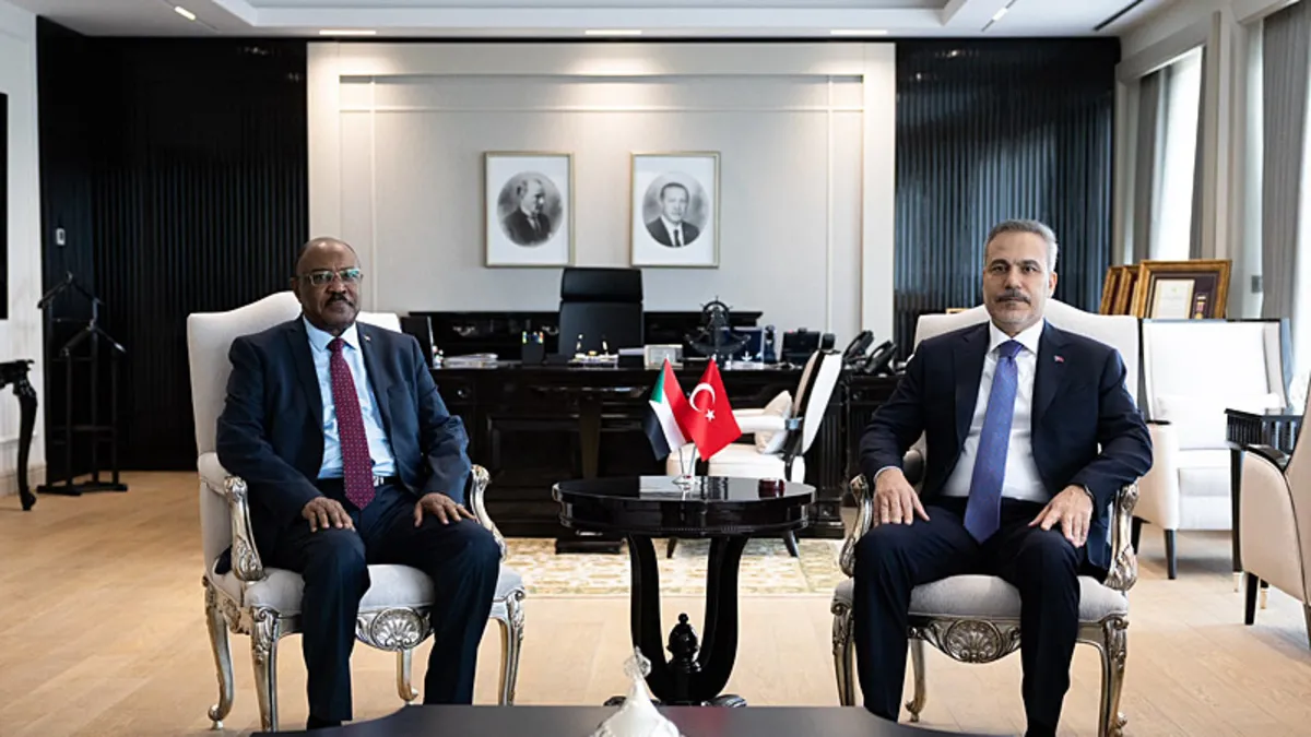 Bakan Fidan, Sudanlı mevkidaşı ile görüştü!