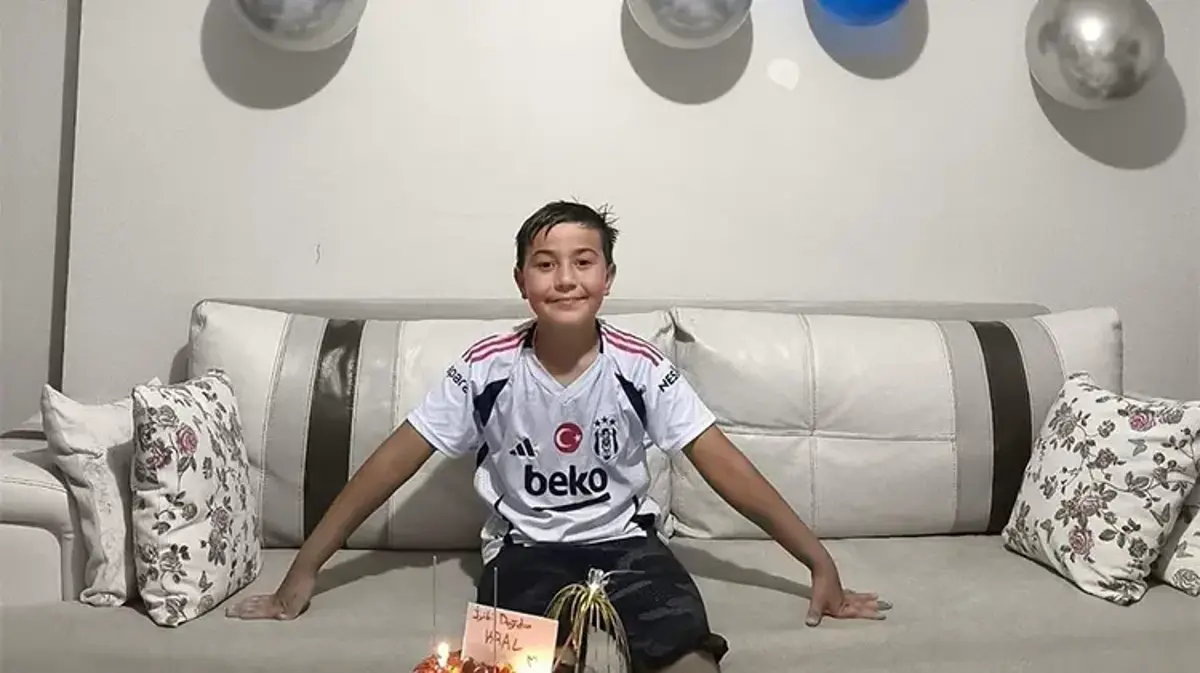 Kahramanmaraş’taki okul vahşetinde 9 kurşun isabet eden 11 yaşındaki Mustafa ambulans Uçakla Ankara'ya sevk edildi