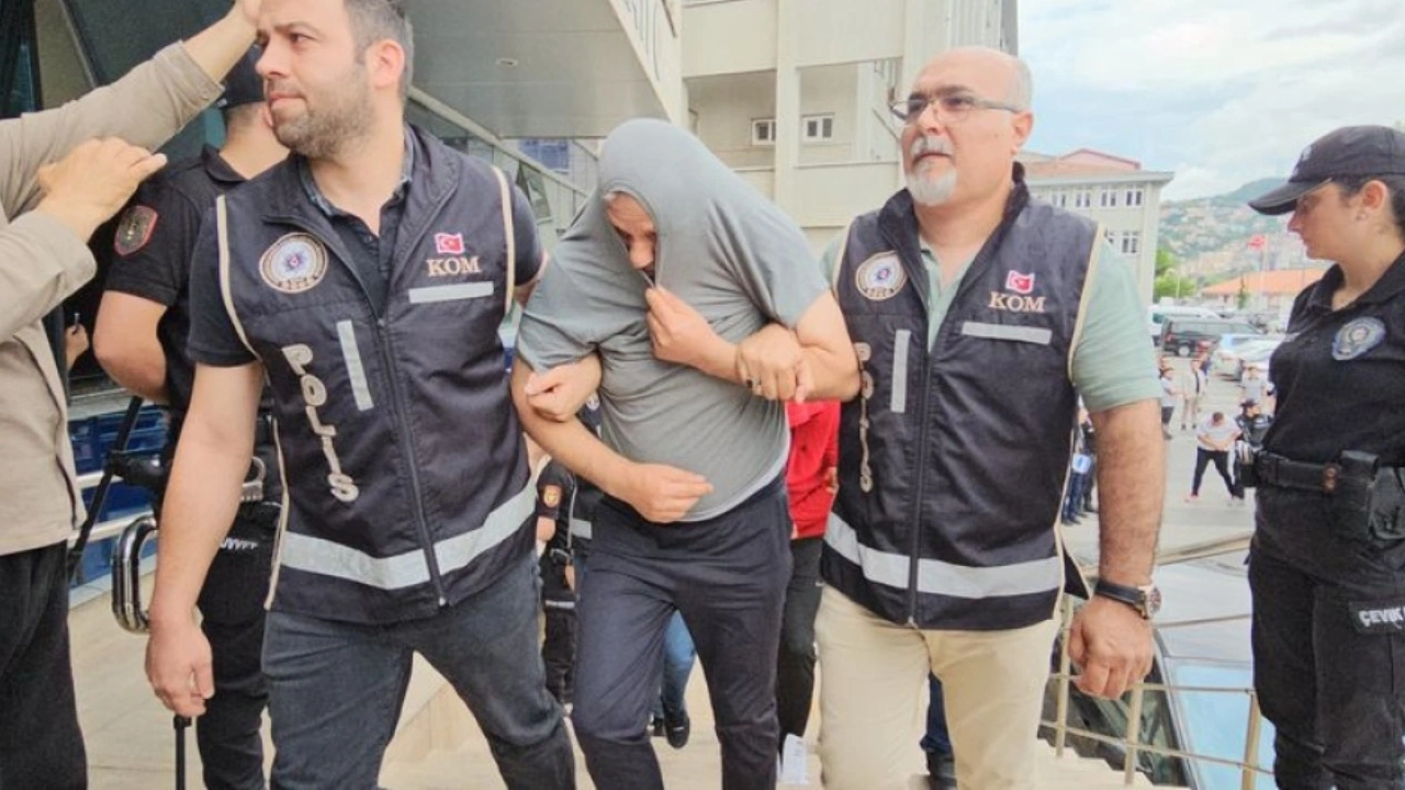 Sağlıkta rüşvet ve kürtaj çarkı! Doktorun odasından yarım milyon çıktı