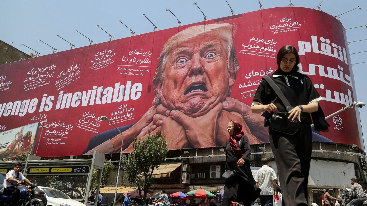 Tahran’da Trump hedef alındı: "İntikam kaçınılmaz" yazılı dev afiş asıldı