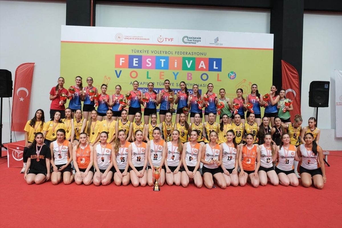 Türkiye Voleybol Altyapılar Şampiyonası Eskişehir'de tamamlandı