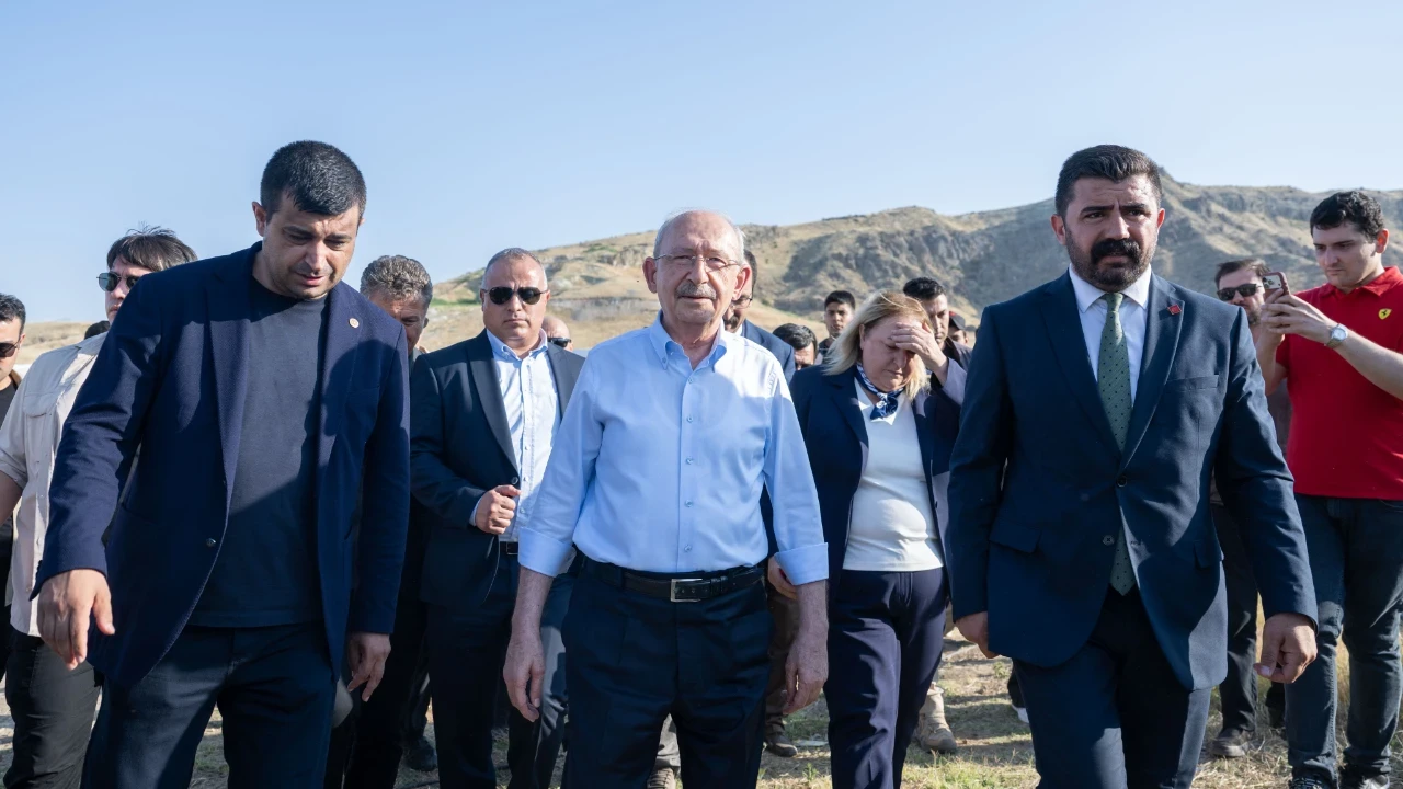 Kılıçdaroğlu, Özgür Özel'in 'Yeni Parti' Kararı Hakkında İlk Kez Konuştu: CHP'nin İçindeki Tartışmalar Beni Hiç İlgilendirmiyor