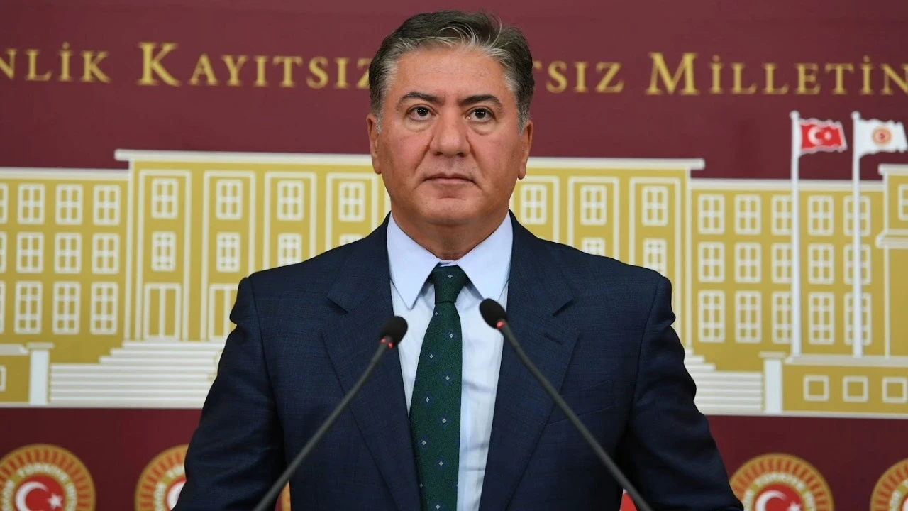 Özgür Özel'den grup toplantısı kararı