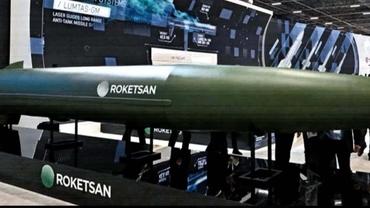 Türk Savunma Sanayi Paris'te gücünü sergiliyor: Eurosatory 2026 kapılarını açtı