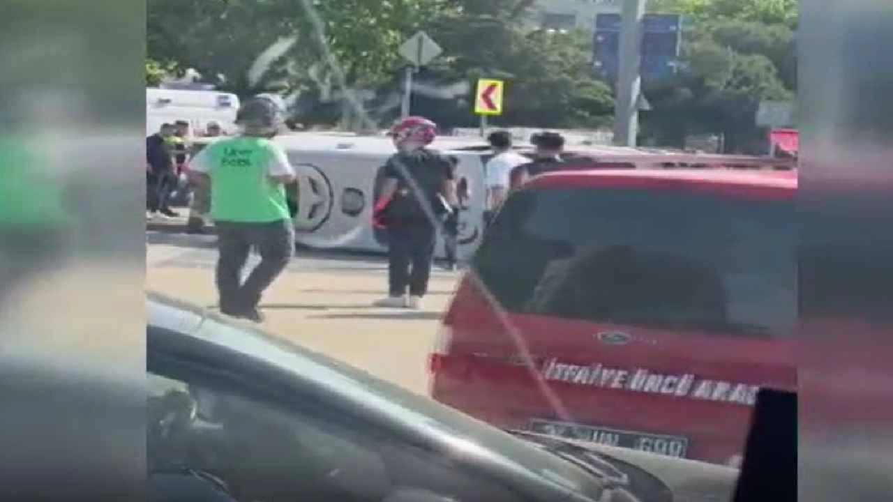 Son dakika | Kağıthane'de ambulans devrildi