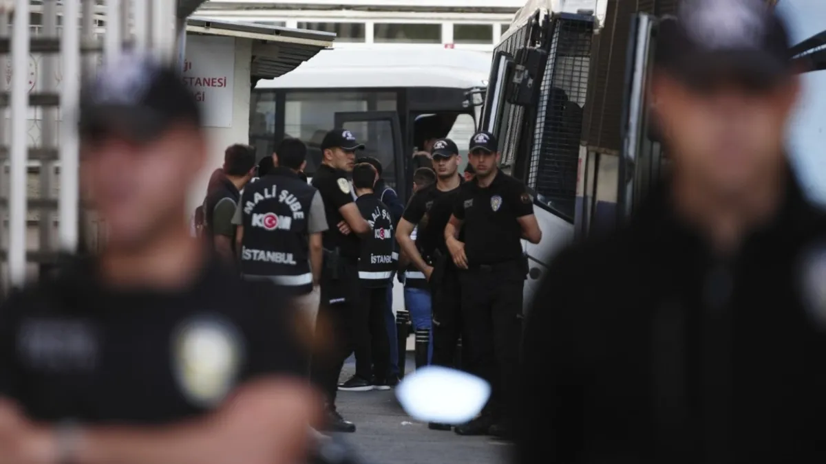 SON DAKİKA | Silivri Belediyesine yönelik usulsüzlük soruşturmasında belediye Başkanı Bora Balcıoğlu dahil10 şüpheli tutuklandı