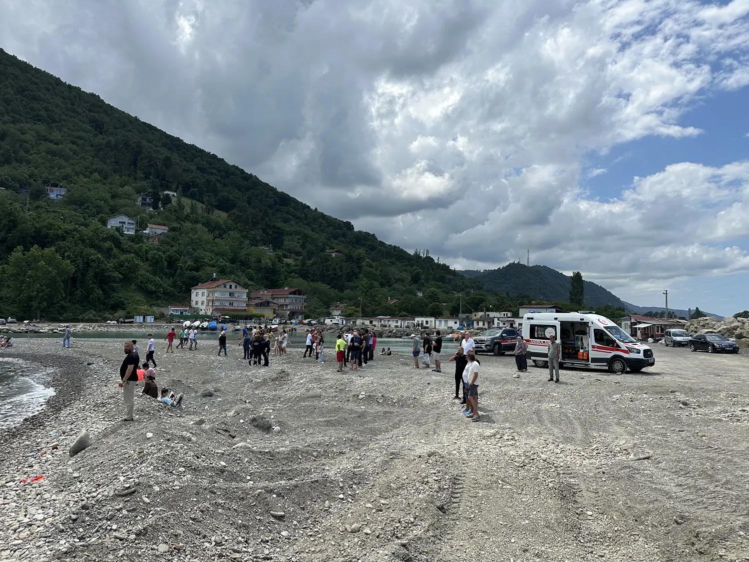 Sinop'ta tatil faciası: Genç kız akıntıya kapılarak boğuldu