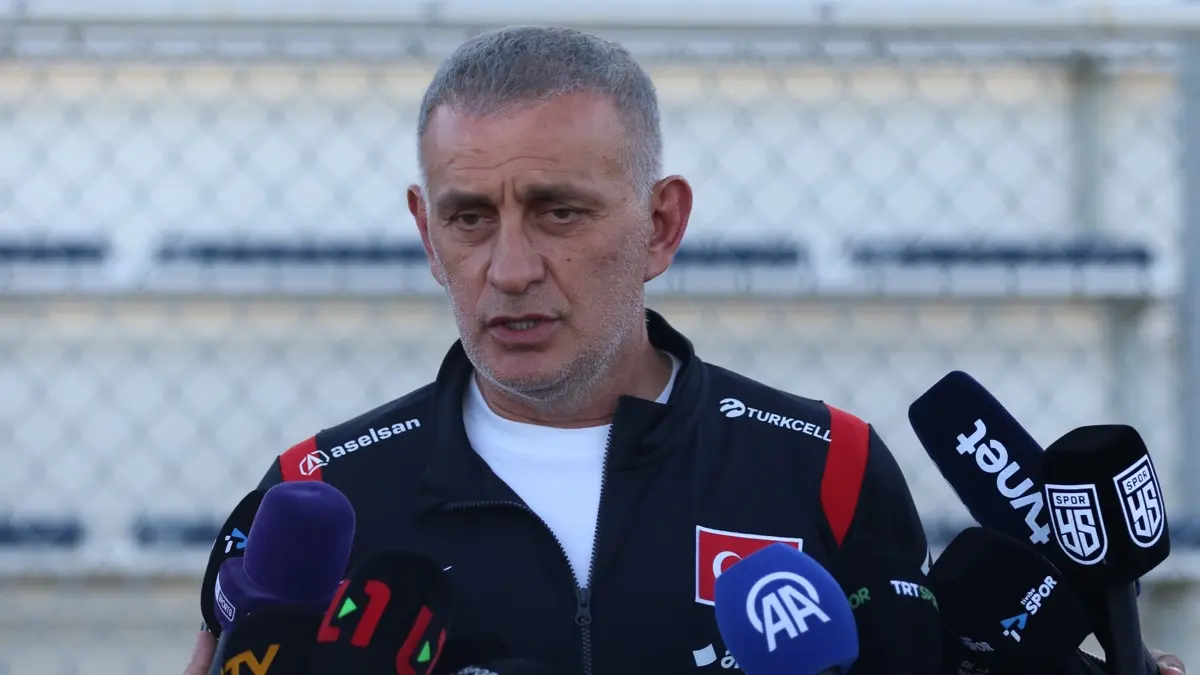 İbrahim Hacıosmanoğlu'ndan milli takım sözleri! "Hala içimiz acıyor"