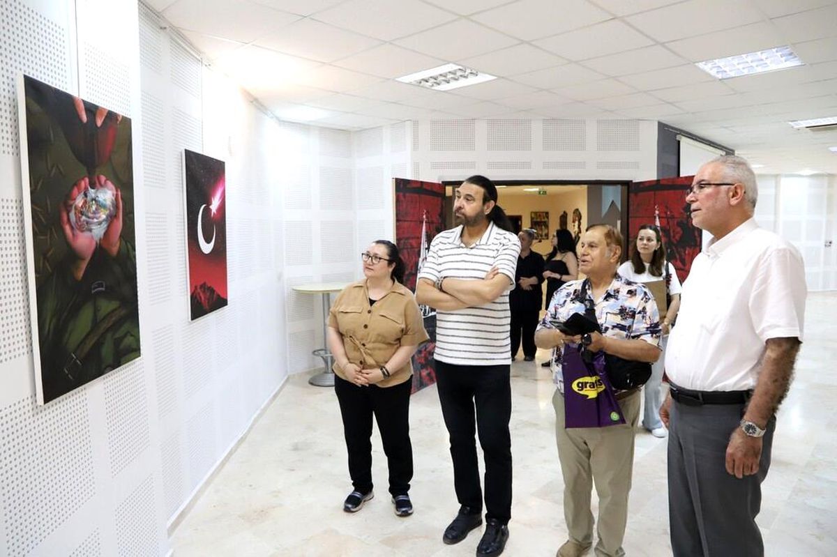 DPÜ'de "Zaferin Adı Türkiye" Poster Sergisi sanatseverlerle buluştu