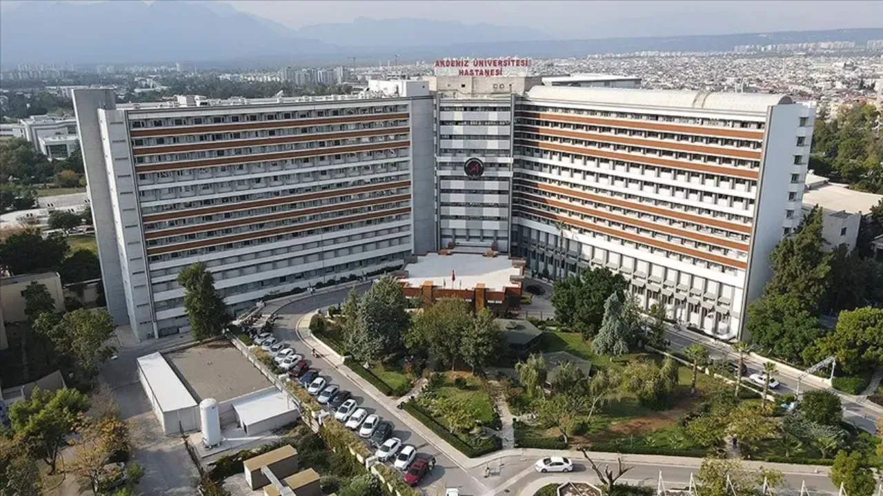 Üniversitede skandal! 'Yüksek kazanç' vaadiyle ünlü cerrahları bile dolandırıp kaçmış