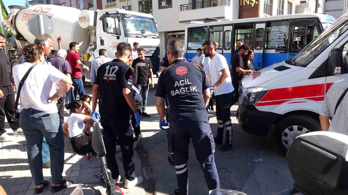 Freni boşalan minibüs dehşet saçtı: 7 yaralı