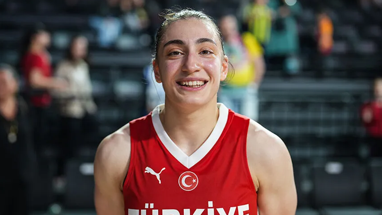Galatasaray, milli basketbolcu Derin Erdoğan'ın sözleşmesini yeniledi