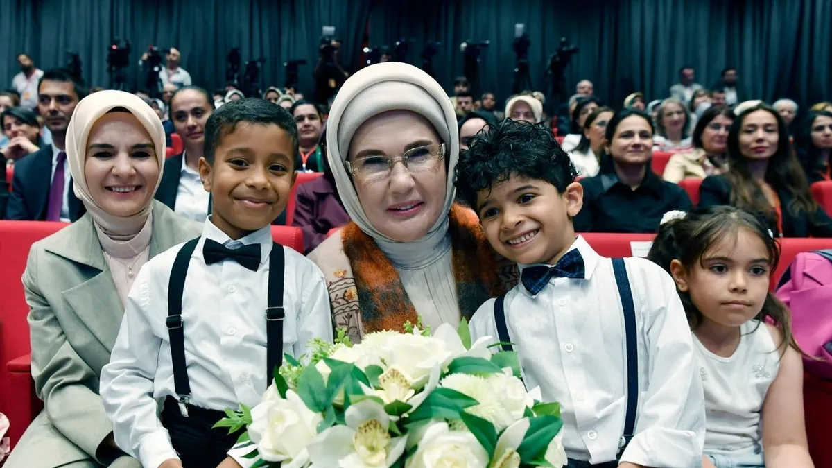 Emine Erdoğan'dan Gönül Elçileri Koruyucu Aile Vizyonu paylaşımı