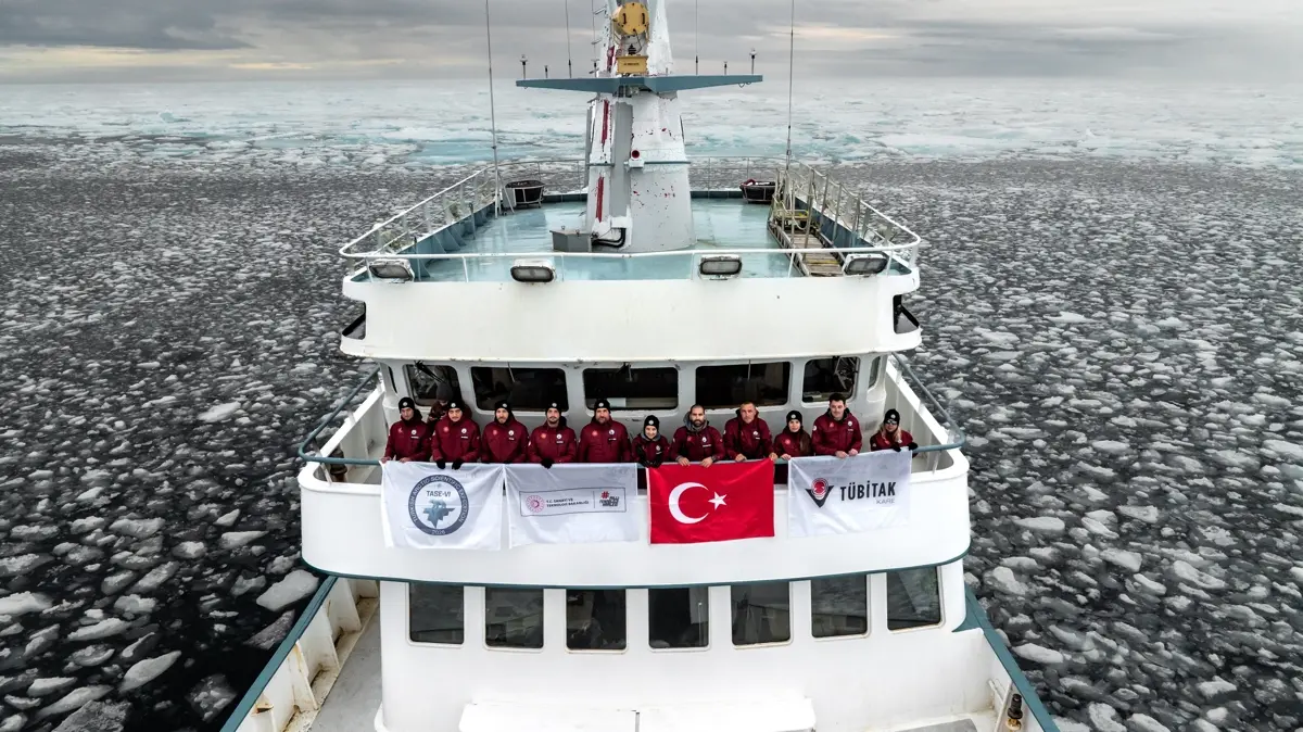 3 bin deniz mili aşıldı... Türk Bilim Heyeti Arktik'te hedefe vardı