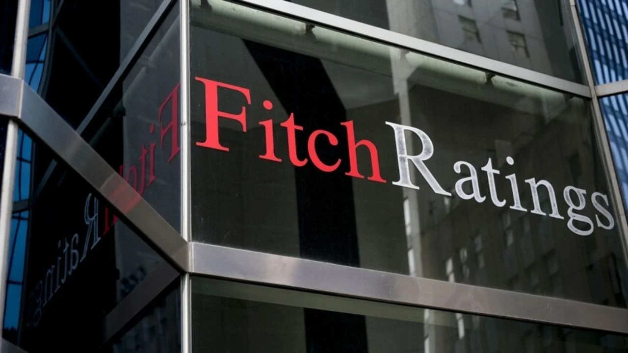 Fitch, küresel ekonomik büyüme tahminini düşürdü