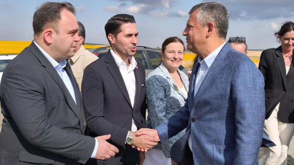 Özgür Özel, Deniz Göktaş'ı cezaevinde ziyaret etti