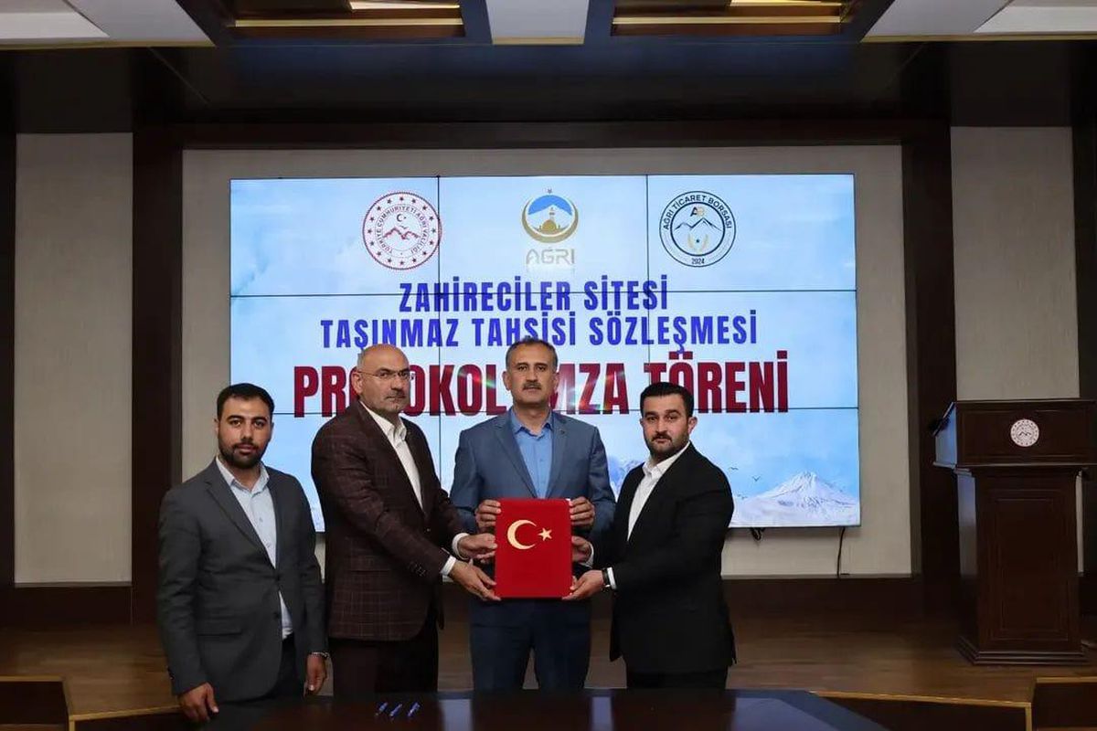 Ağrı'da zahirecilik sektörü için taşınmaz tahsis sözleşmesi imzalandı