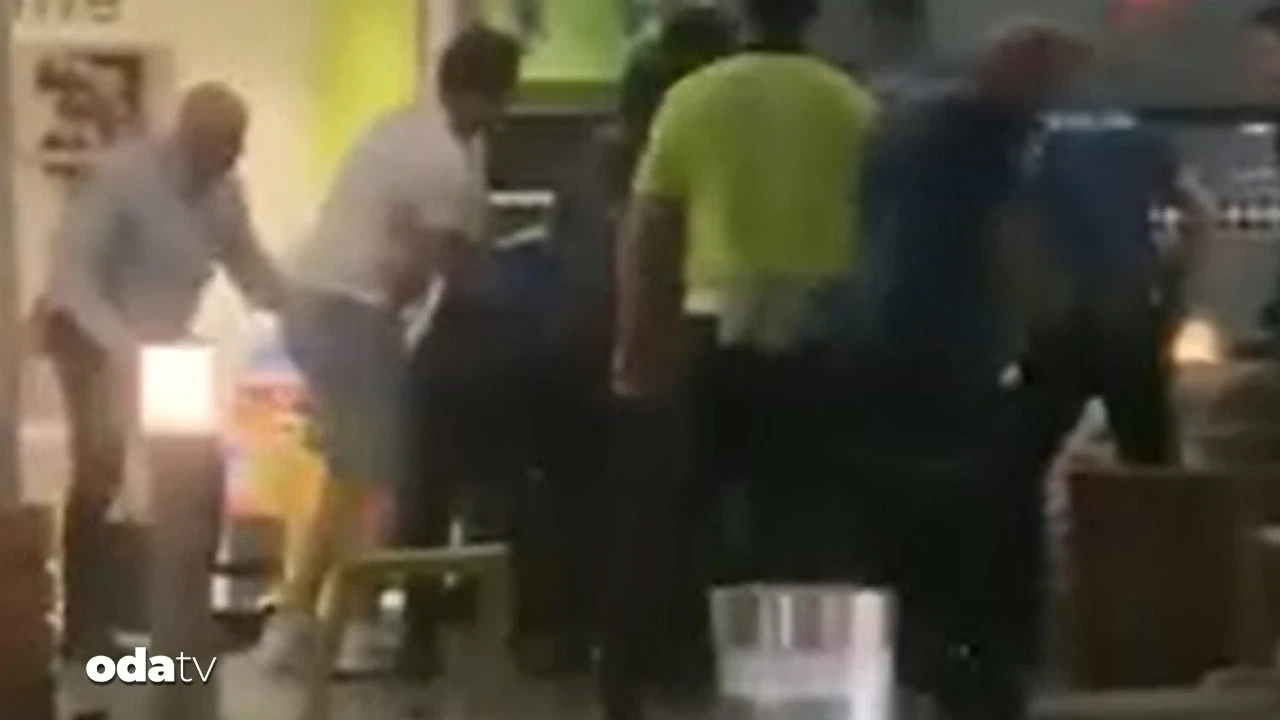 İzmir'de bıçaklı saldırgan dehşet saçtı: 4 polis yaralandı