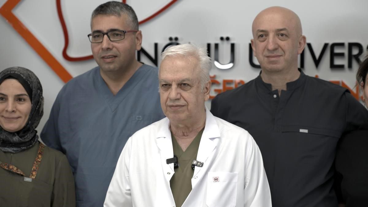Dünyanın ilk 8'li çapraz karaciğer nakli Malatya'da gerçekleştirildi