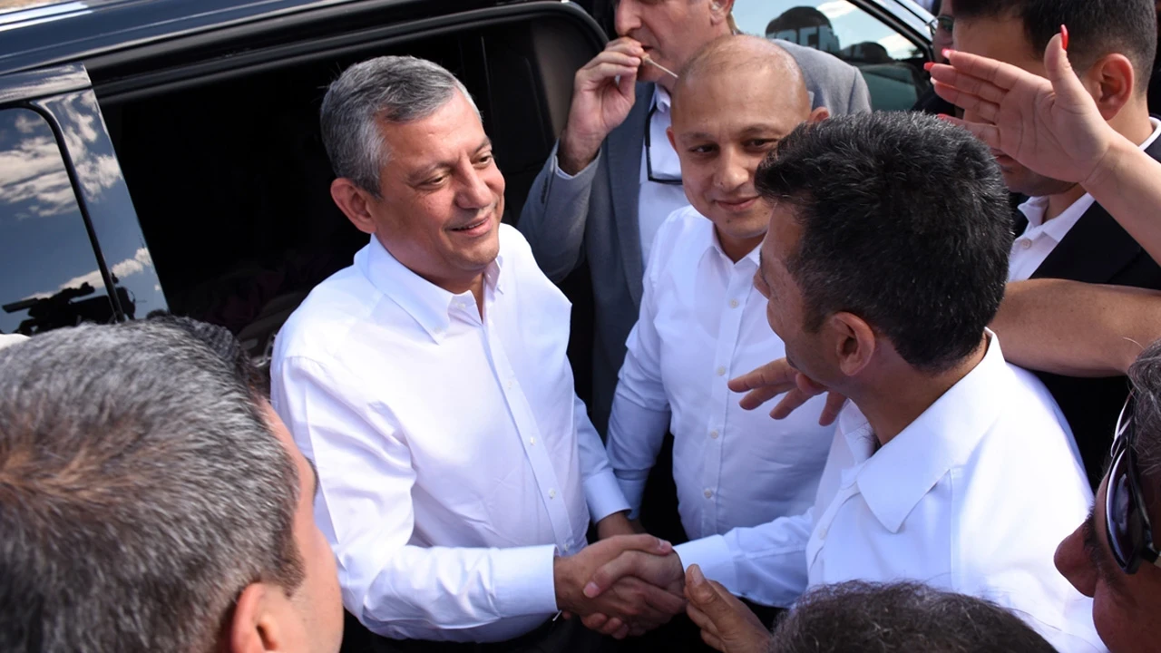 Özgür Özel yarın CHP'ye veda edecek deniyor! Yeni partinin binası görüntülendi: Harıl harıl çalışıyorlar!
