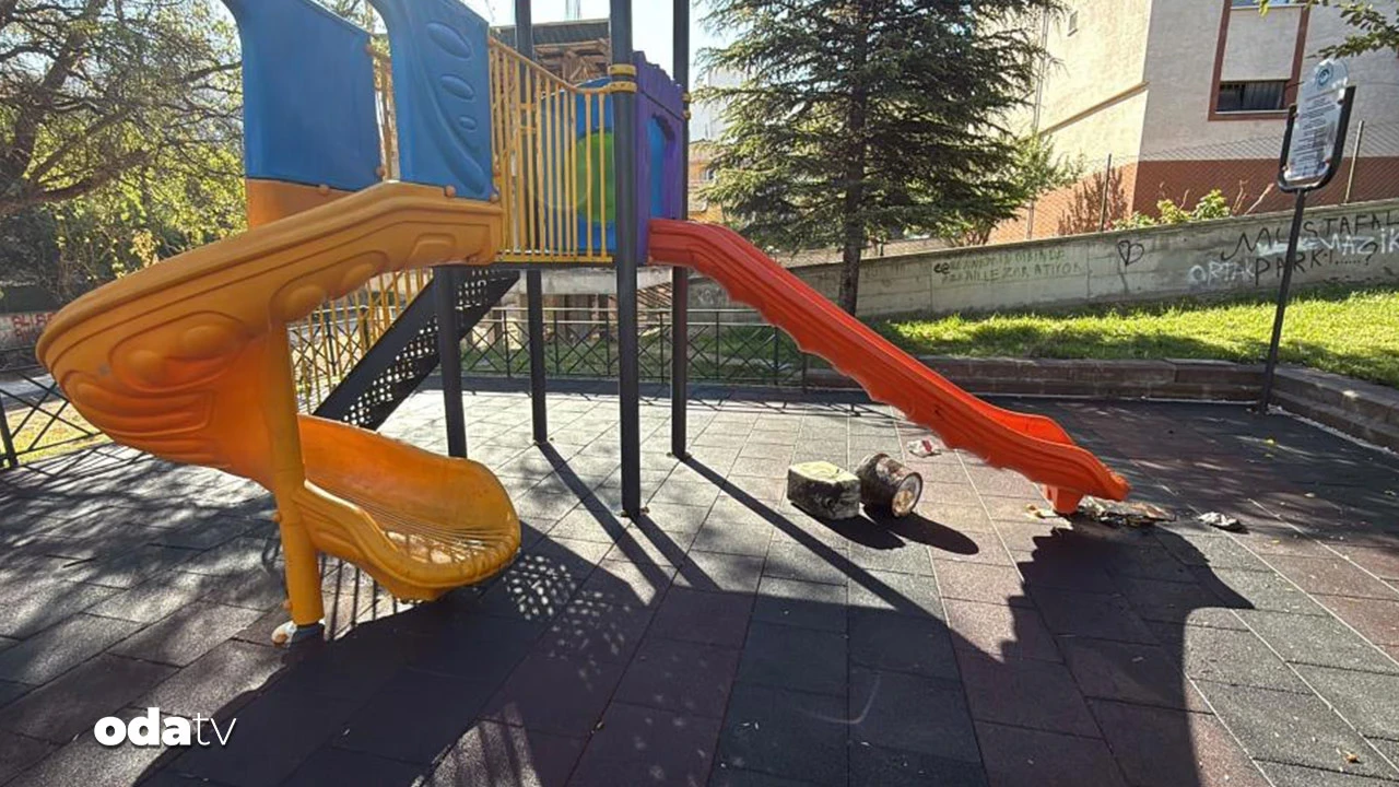 Çocuk parkına yanık yağ döktüler: Bu insanlık dışı