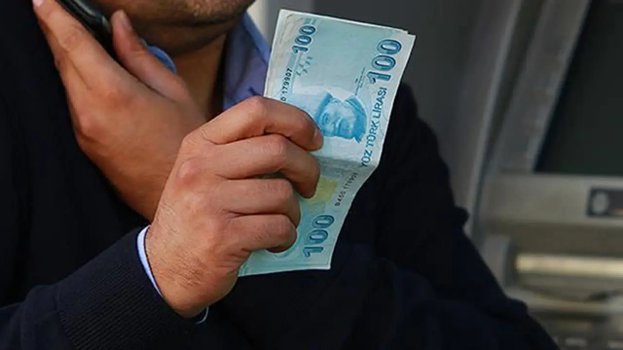 Bir telefonla birikimlerini kaybediyordu! Polis son anda yetişti