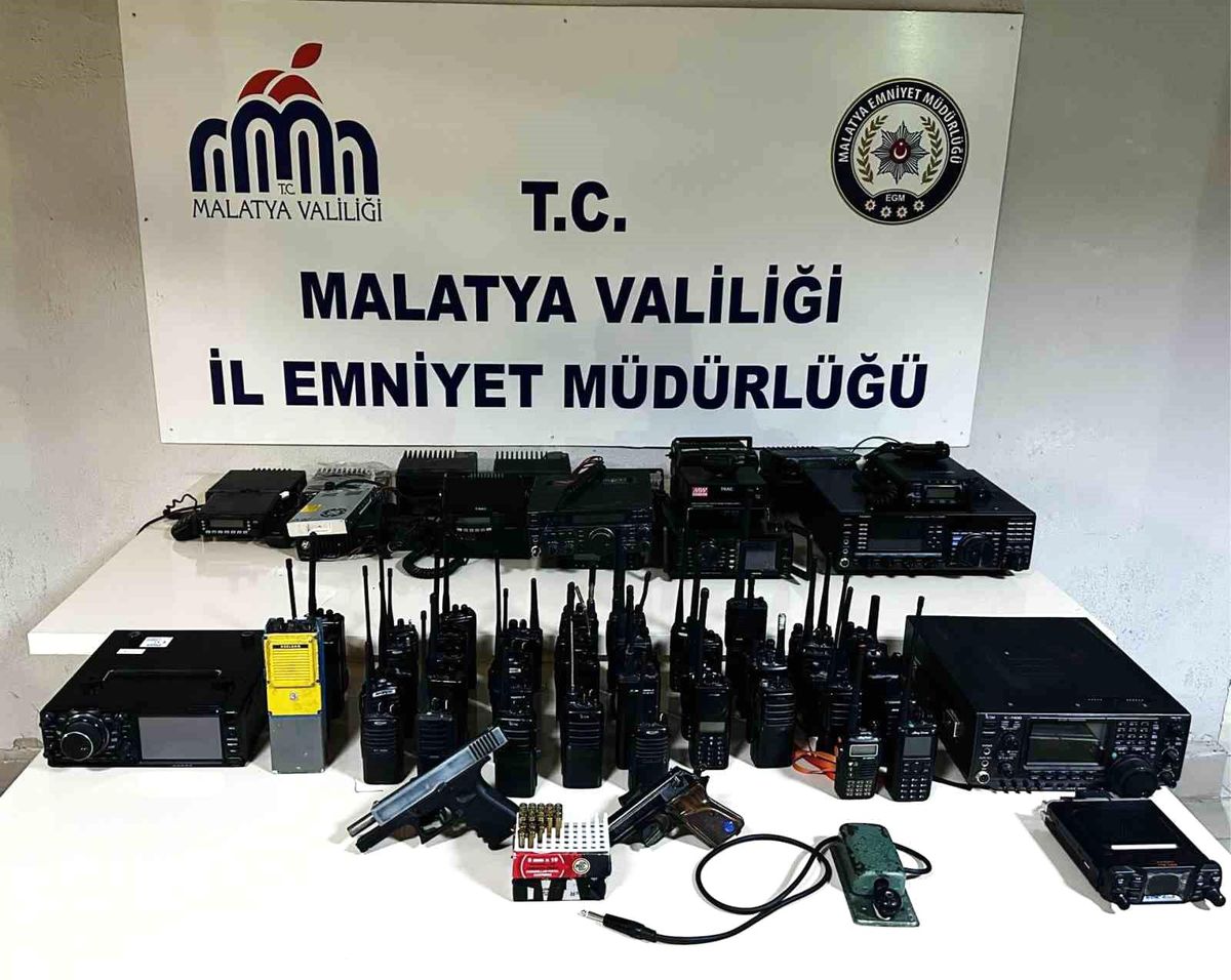 Malatya'da emniyet frekanslarını dinleyen 6 şüpheliye operasyon