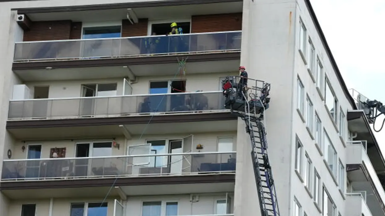 Belçika'da yangın faciası! 10 katlı apartman alevlere teslim oldu