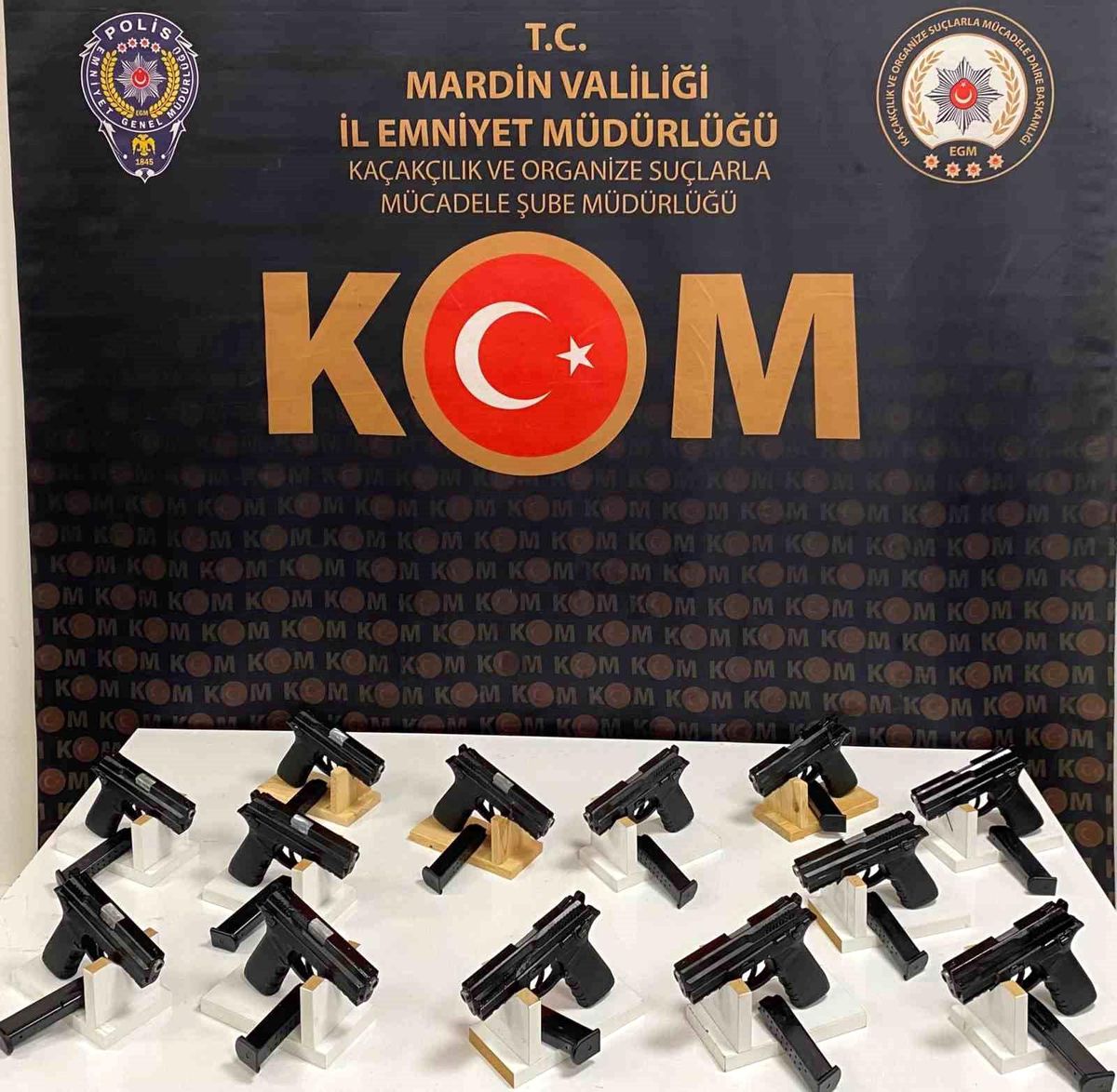 Mardin'de 13 ruhsatsız tabanca ele geçirildi