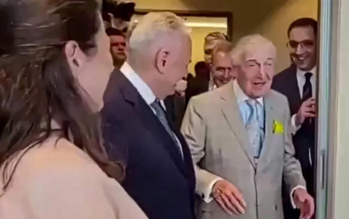 Rahmi Koç "Kürt kadın" fıkrasından dolayı özür diledi