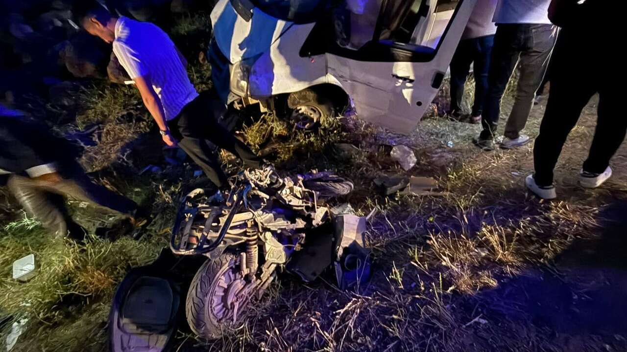 Şırnak'ta kara yolunda feci kaza: Kavşakta kamyonet ile motosiklet çarpıştı