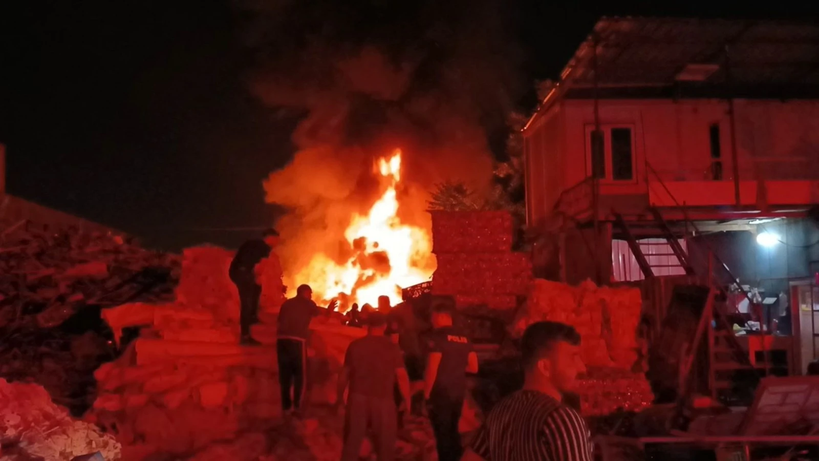 Bursa'da geri dönüşüm tesisinde yangın