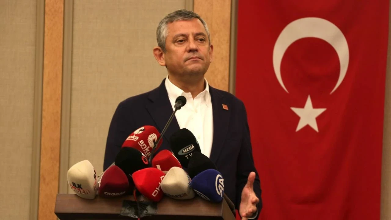 Ankara kulislerinde bomba iddia: Özgür Özel'in yeni partisinin ismi sızdı!