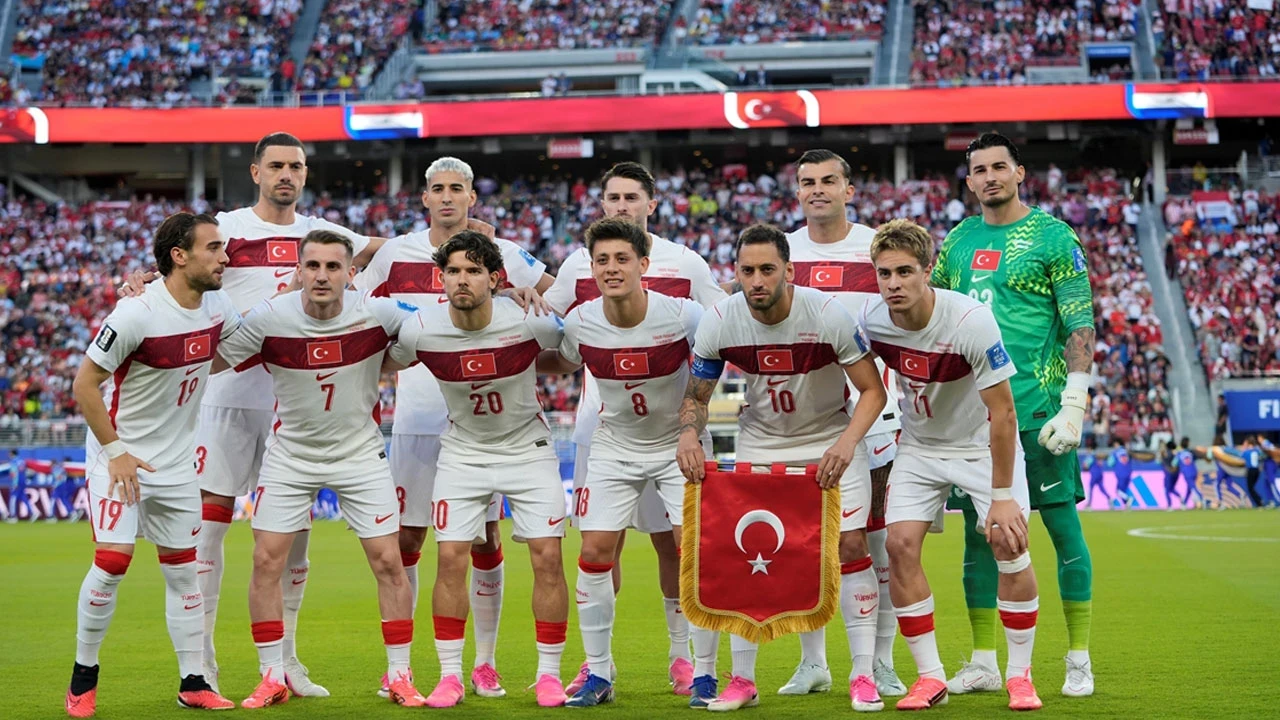 A Milli Takım, Paraguay'a mağlup oldu! 2026 Dünya Kupası’na veda ettik