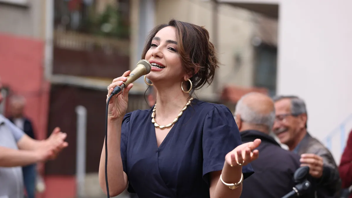 Altı Üstü İstanbulun Fahriye’si Öykü Gürman, rolünü anlattı