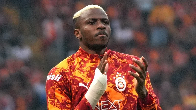 Hocasını yalanlamıştı: Osimhen için çılgın rakamla Galatasaray'ın kapısını çalacaklar