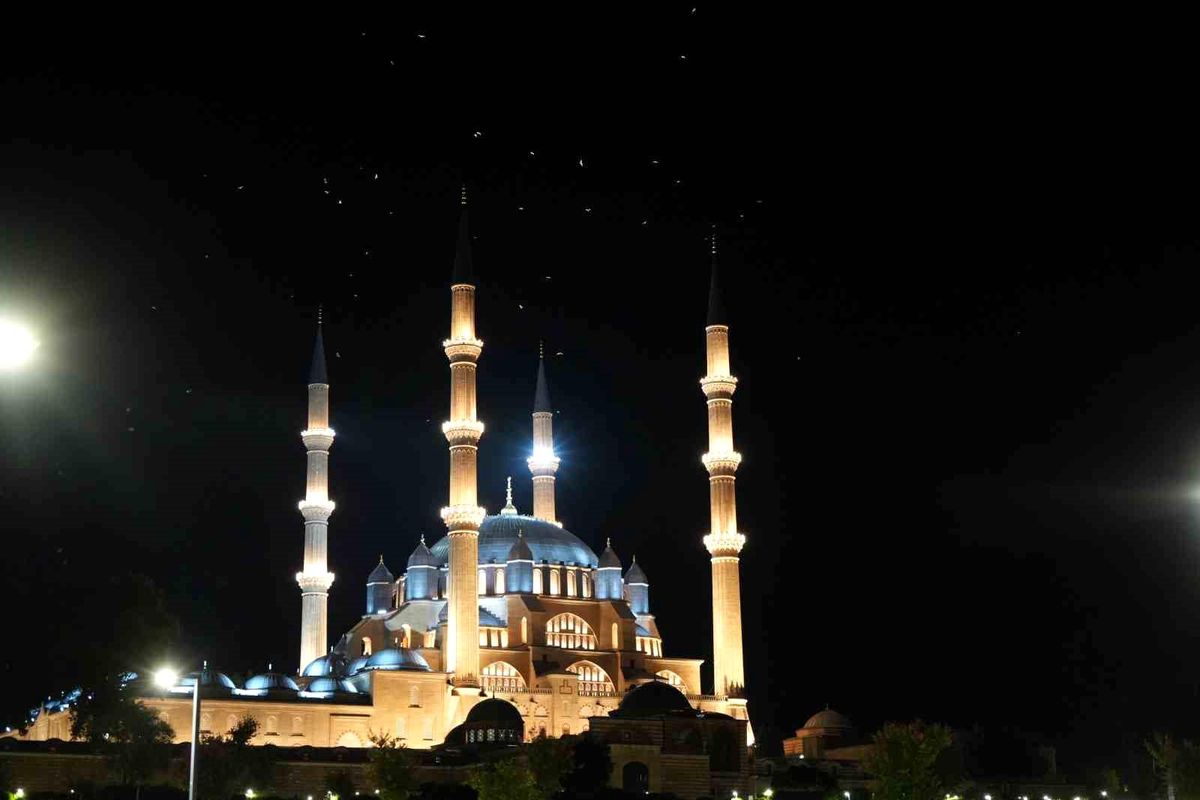 Selimiye Camii'nden yükselen selalar 15 Temmuz şehitleri için okundu