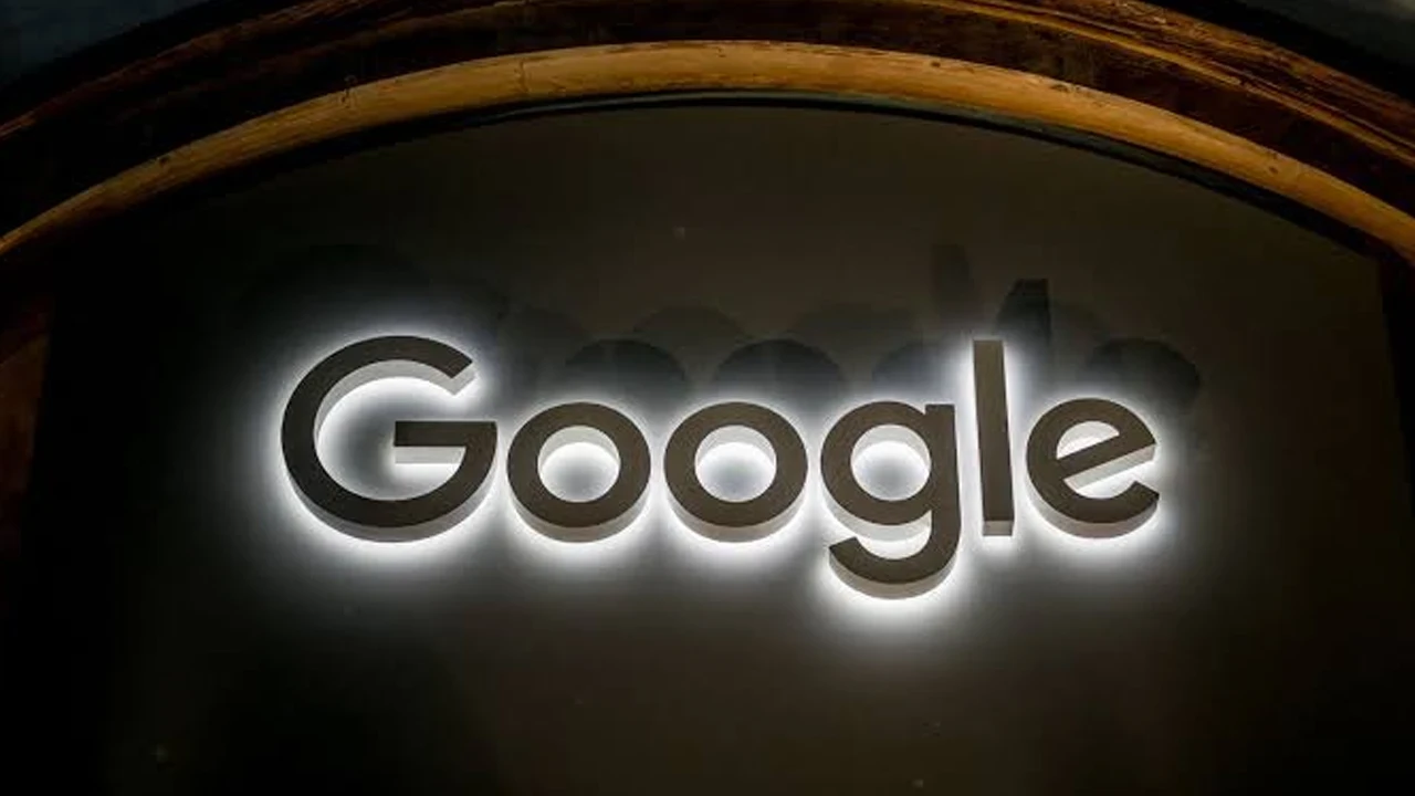 Google'dan manipülasyonu bitirecek hamle: Reklamlardaki yapay zeka illüzyonu tek tıkla ifşa olacak