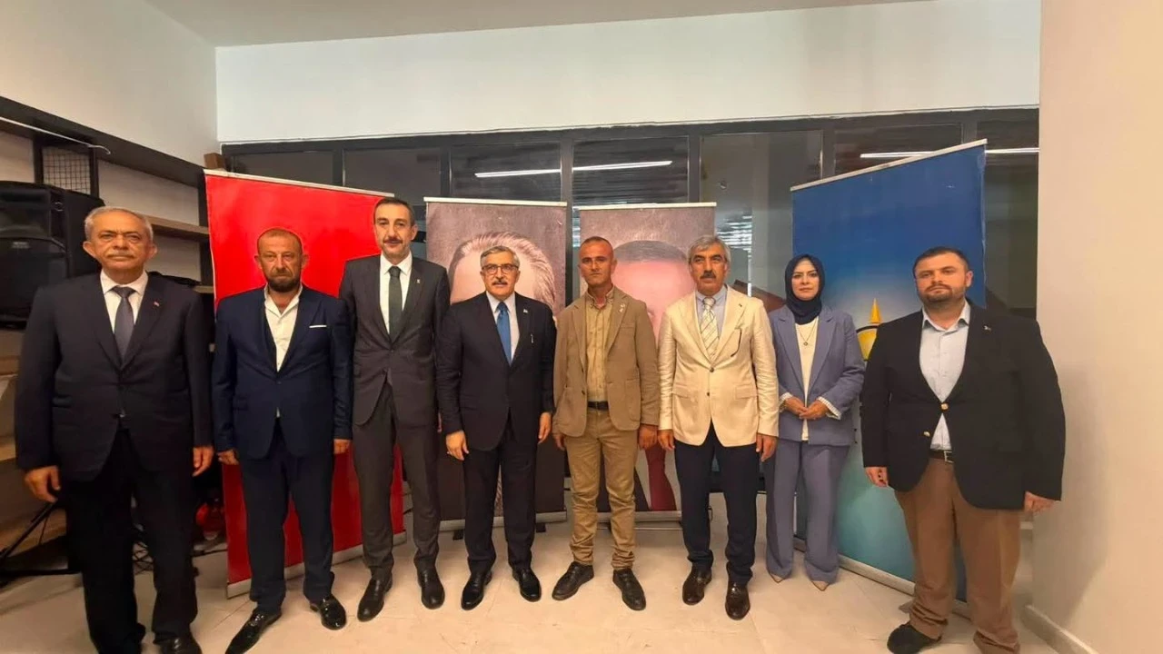 Kilis’te AK Parti’ye yeni katılımlar: Rozetleri Dal ve Yayman taktı