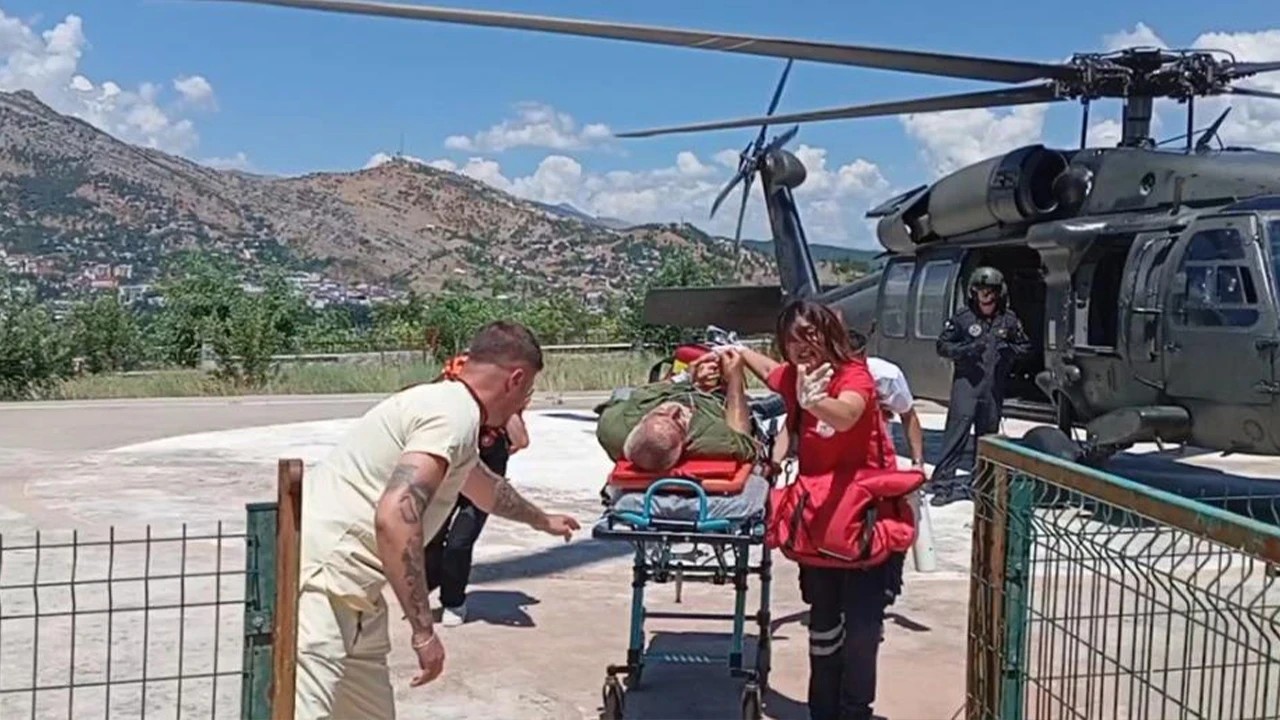 Engerek yılanının ısırdığı şahıs helikopterle hastaneye kaldırıldı