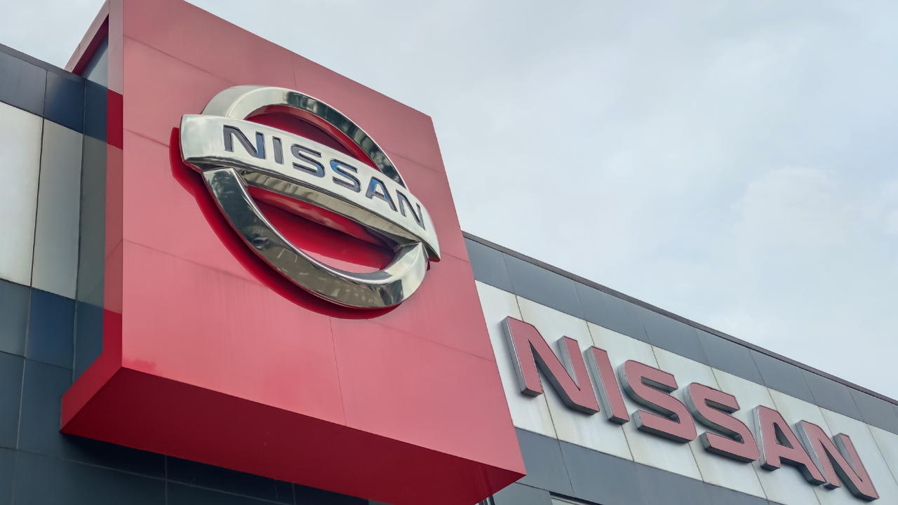 Nissan, Avrupa'da en çok satan modelinin elektrikli versiyonunu askıya aldı